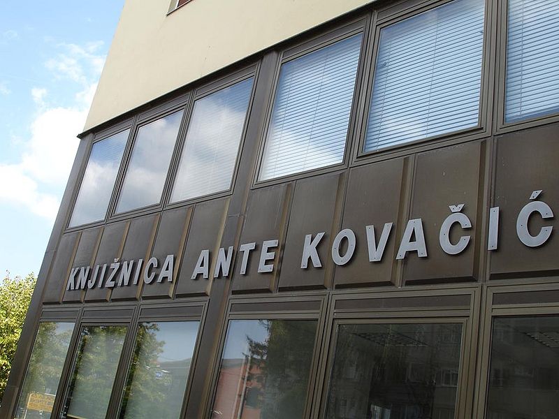 Datoteka:Knjiznica2.jpg
